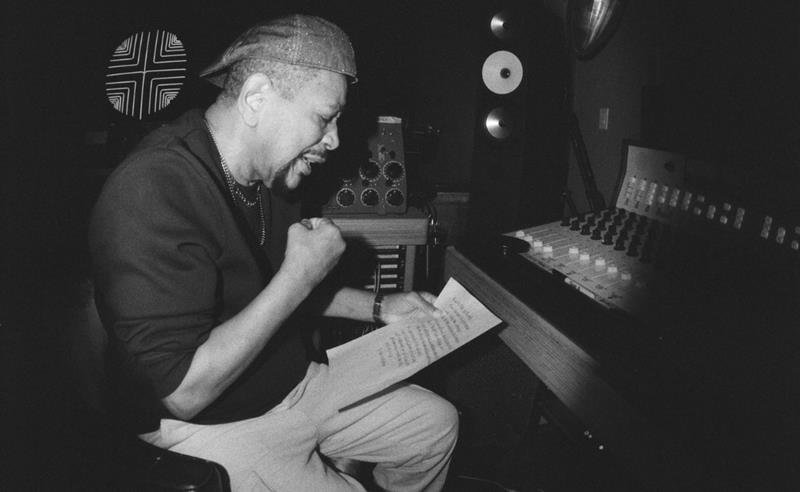 Carlos Dafé celebra o poder do amor em seu novo single “Verdadeiro Sentimento”