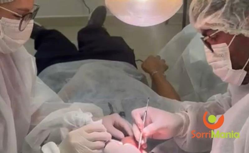 Sorrimania amplia acesso a implante em clínica odontológica de Samambaia/DF